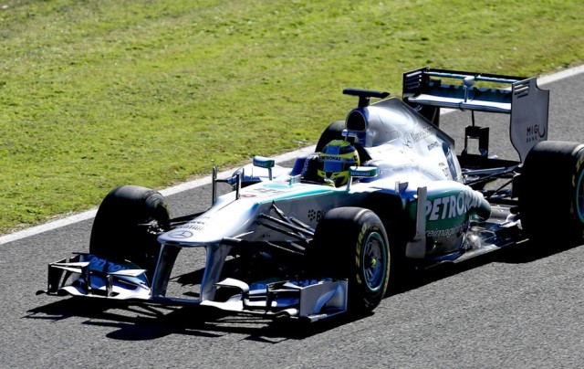 Nico Rosberg fazendo o shake-down no carro
